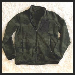 ABERCROMBIE & FITCH GREEN CAMO FLEECE WARM ZIP UP JACKET MENS SMALL